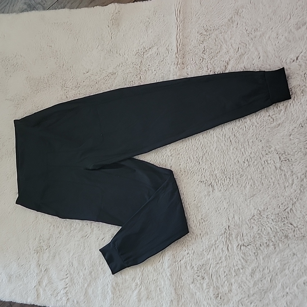 Black gym pants!